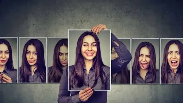 Yeme Bozuklukları konulu görsel: bir kadının farklı duygu ifadeleriyle sıralanmış fotoğrafları